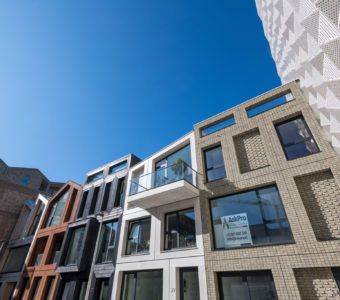 DOK1620: Vijf stoere hofwoningen in de eerste circulaire wijk van Amsterdam